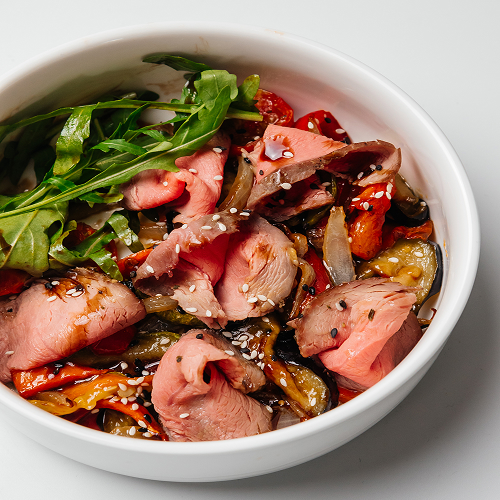 Теплый салат с ростбифом